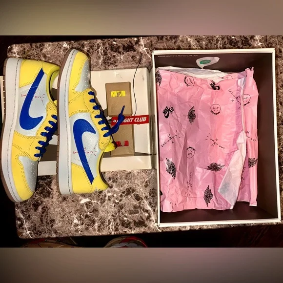 Travis Scott x Wmns Air Jordan 1
Retro Low OG SP 'Canary' - Picture 3 of 10